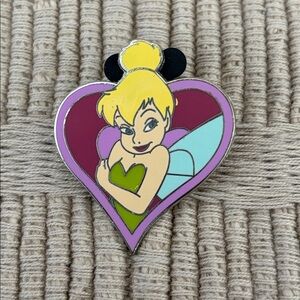 DISNEY 2010 Tinker Bell in Pink Heart Pin